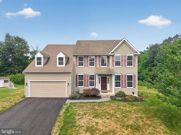 1100 Autumnview Ln, Pottstown, PA 19464