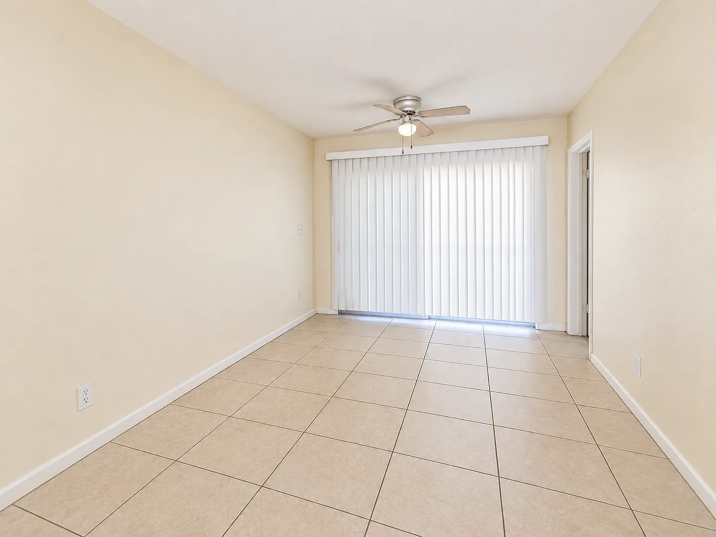 2 bed, 1100 sqft, $2,200 — Photo 4