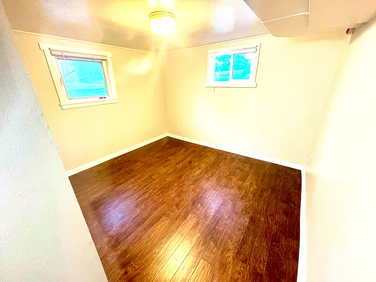 275 E 5th Ave — Photo 8