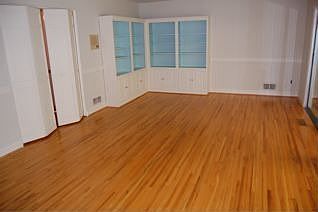 Living Room w/Built-ins