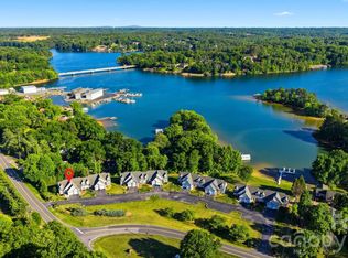 19 Heron Cove Loop #B, Hickory, NC 28601