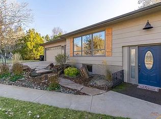 2713 Country Club Dr, Rapid City, SD 57702