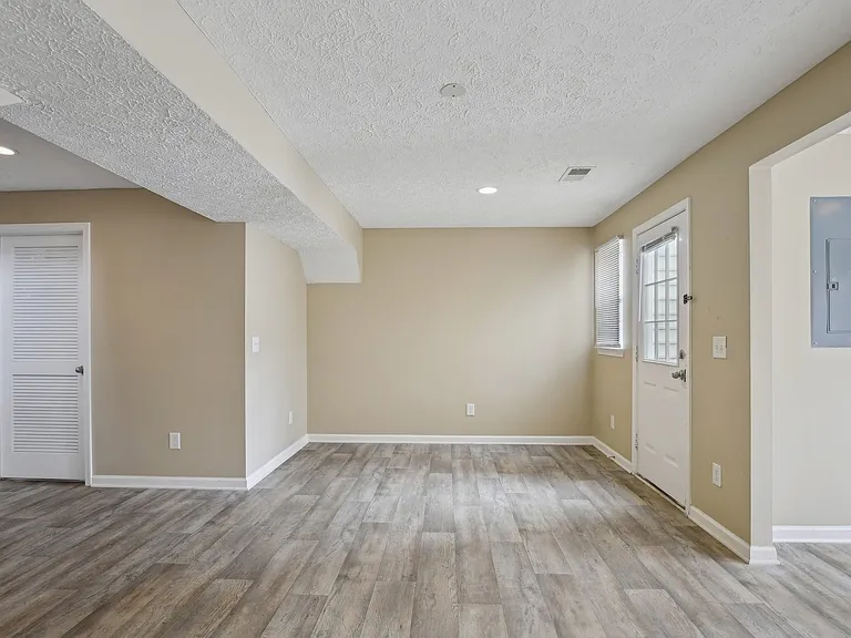 7841 Heaton Way — Photo 17