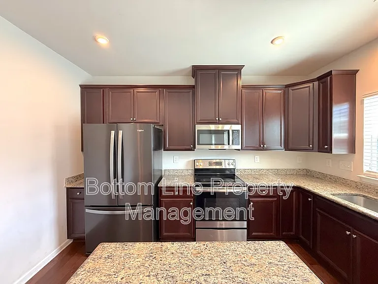 1524 Bailiff Ct SW — Photo 9