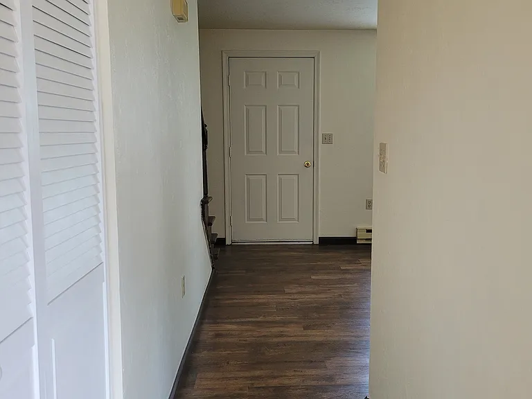 1029 Ridge Rd — Photo 4