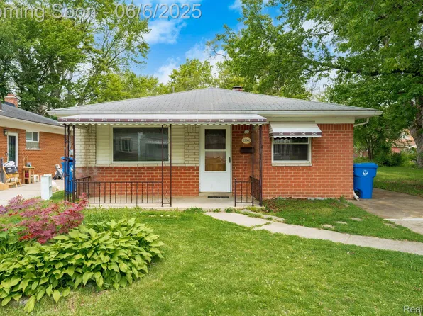 25560 Currier St, Dearborn Heights, MI 48125