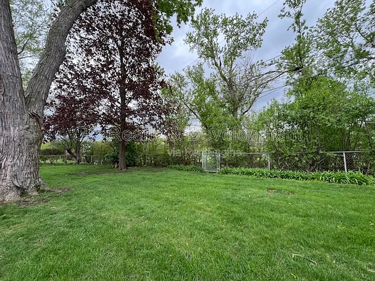 1540 Edgefield Ln — Photo 37