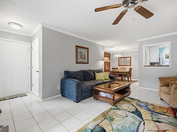 4th image of 402 Olde Mill Ln #402