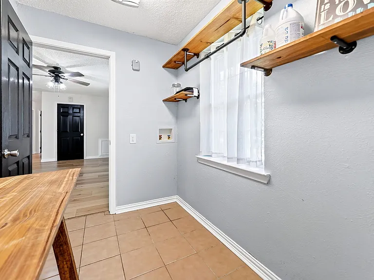 505 Whittle Way — Photo 27