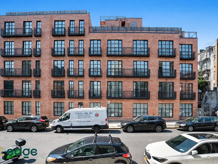 180 N 7th St #207 — Photo 13