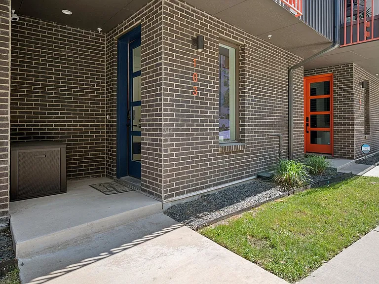236 Melba St — Photo 2