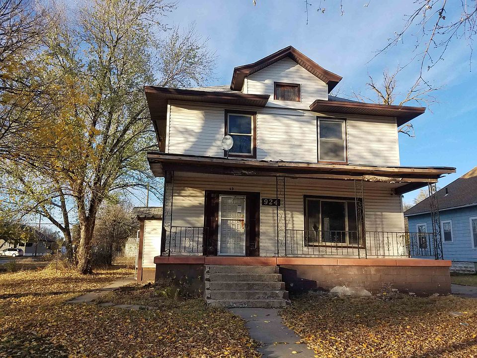 1st image of 924 E Avenue A