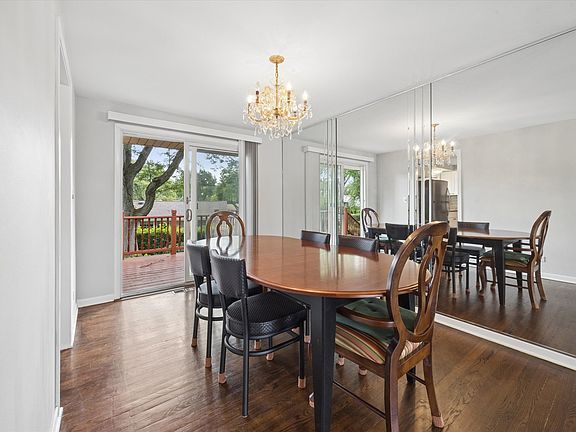 3rd image of 606 Bahama Ct
