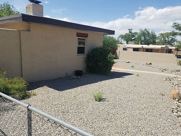 FH front yard