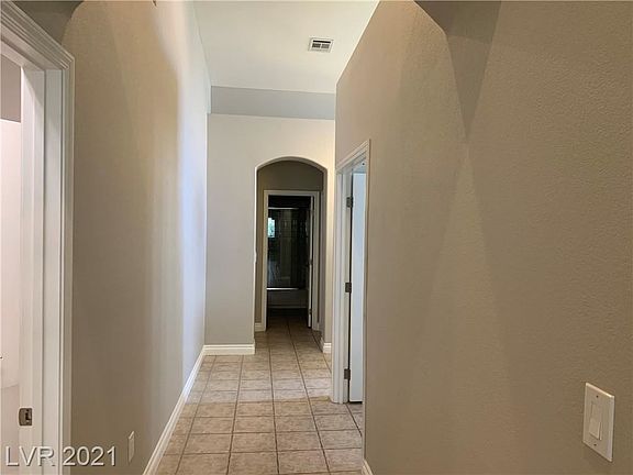 4th image of 9641 Emeraude Ave