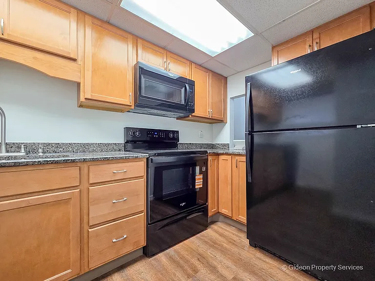 711 SW 75th St #106 — Photo 8