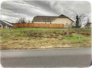 500 Tillicum Dr, Silverton, OR 97381