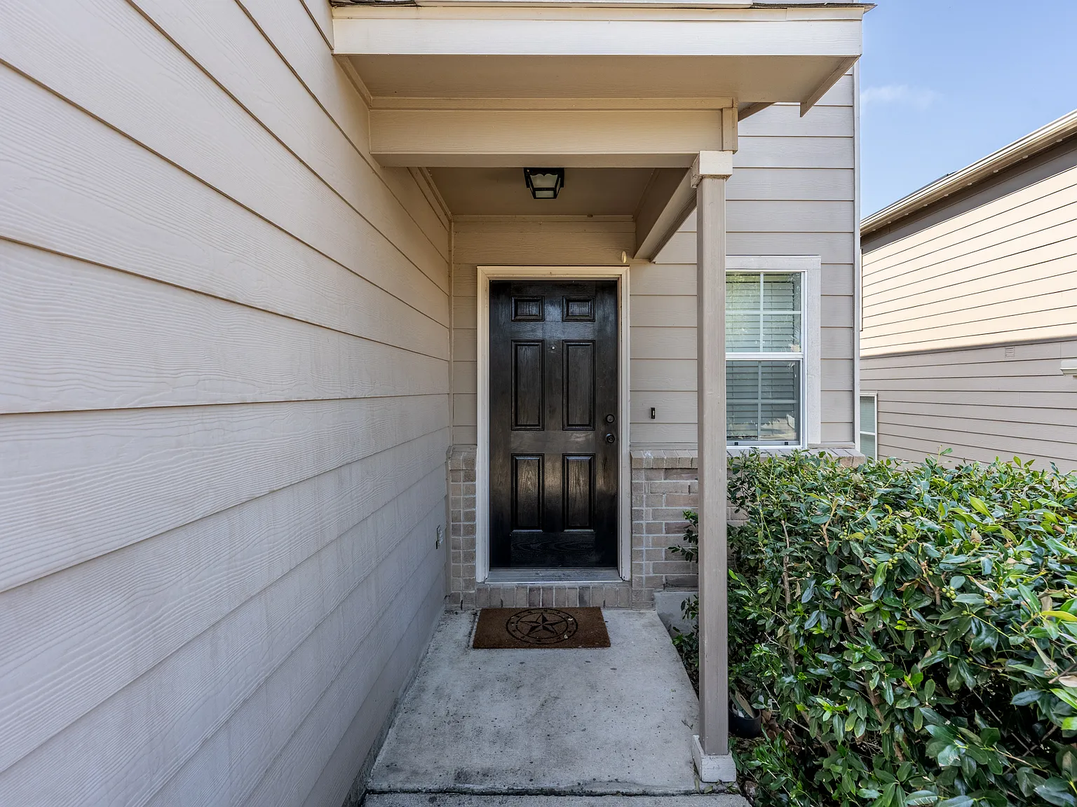 4 bed, 2044 sqft, $1,650 — Photo 3
