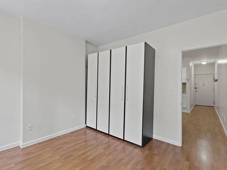 14 Orchard St #3E — Photo 2
