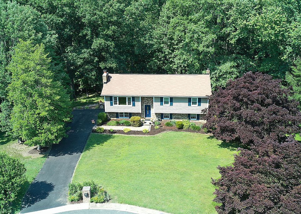 1st image of 1806 Creston Dr