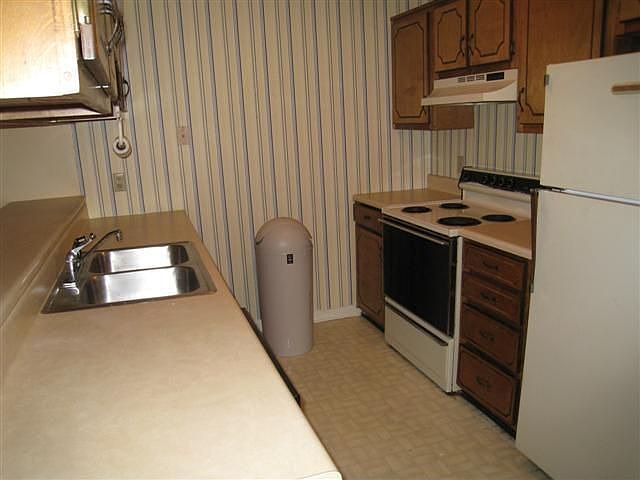 2nd image of 1102-11 Brookwood Ln