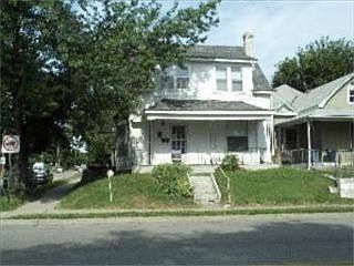 5th image of 716 S 10th St
