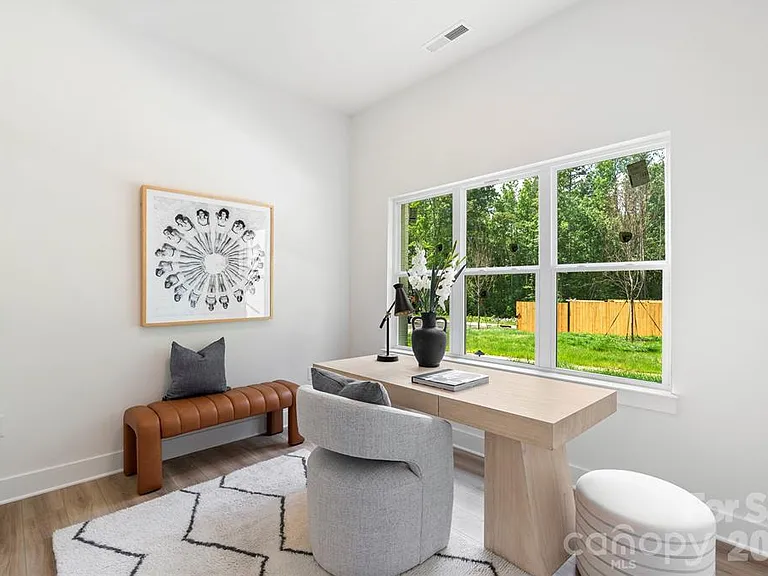 3423 Holabird Ln — Photo 6