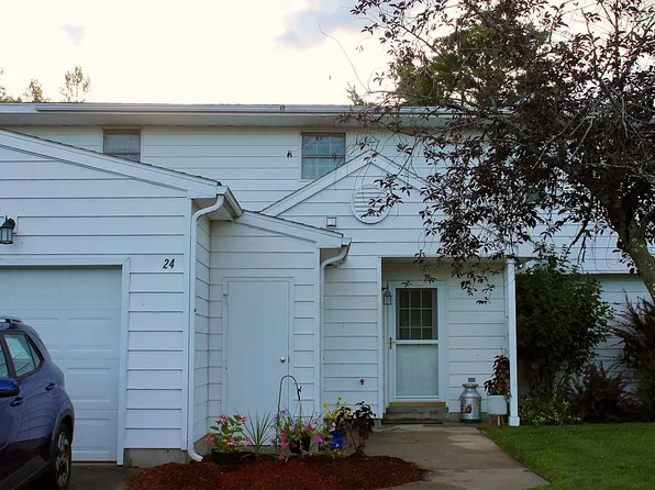 24 Iowa St, Plattsburgh, NY 12903
