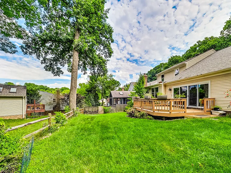 9802 Campbell Dr — Photo 32