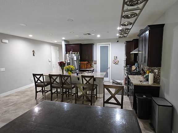 3rd image of 558 Willow Ridge Ct