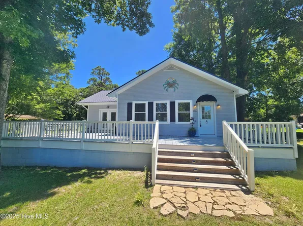 116 Vernelle Court, Sneads Ferry, NC 28460