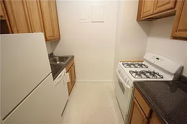 Rented by R New York