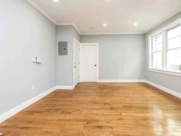 461 Milford Street image 13 of 19