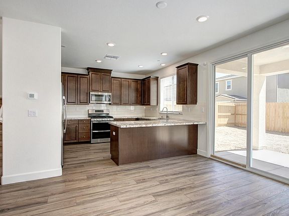 4th image of 1056 Silverwire St
