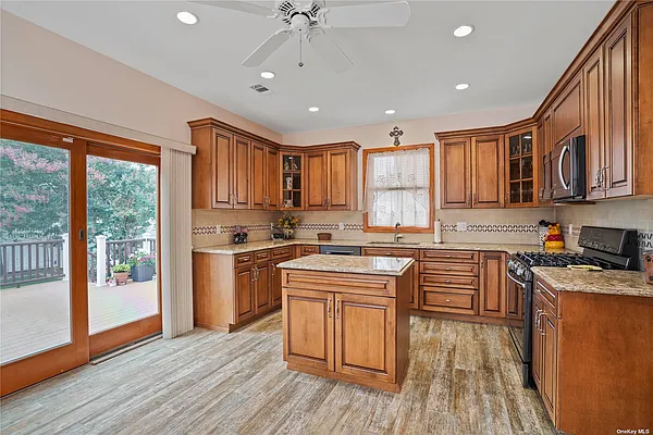 Sold by Century 21 Amiable Realty Group II Inc | media 52