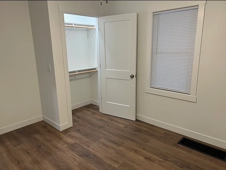 7820 Liberty Rd — Photo 15