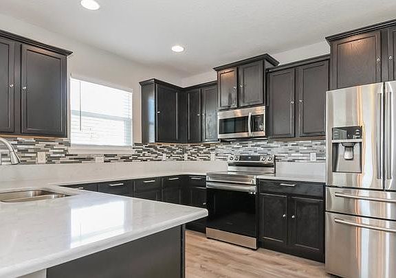 3rd image of 2541 Summerwood Ln