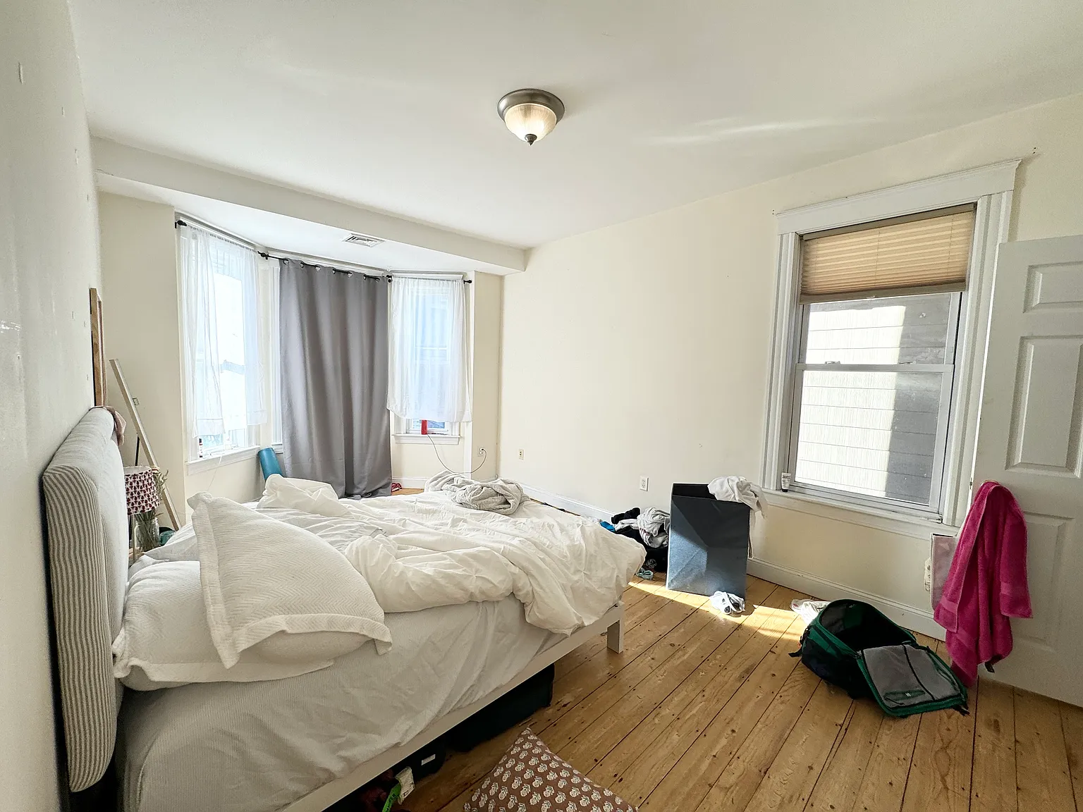 3 bed, 999 sqft, $4,900 — Photo 4