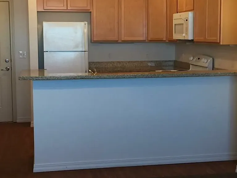 Fox Hills Village Apartments — Photo 5