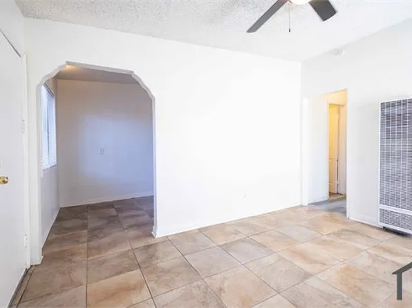 711 E 108th St, Los Angeles, CA 90059