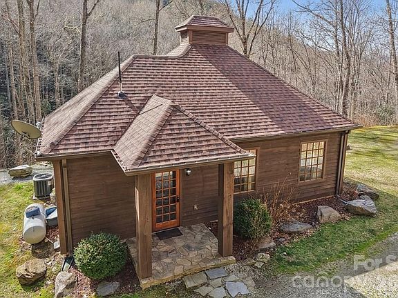 2nd image of 1012 Alarka Highlands Dr