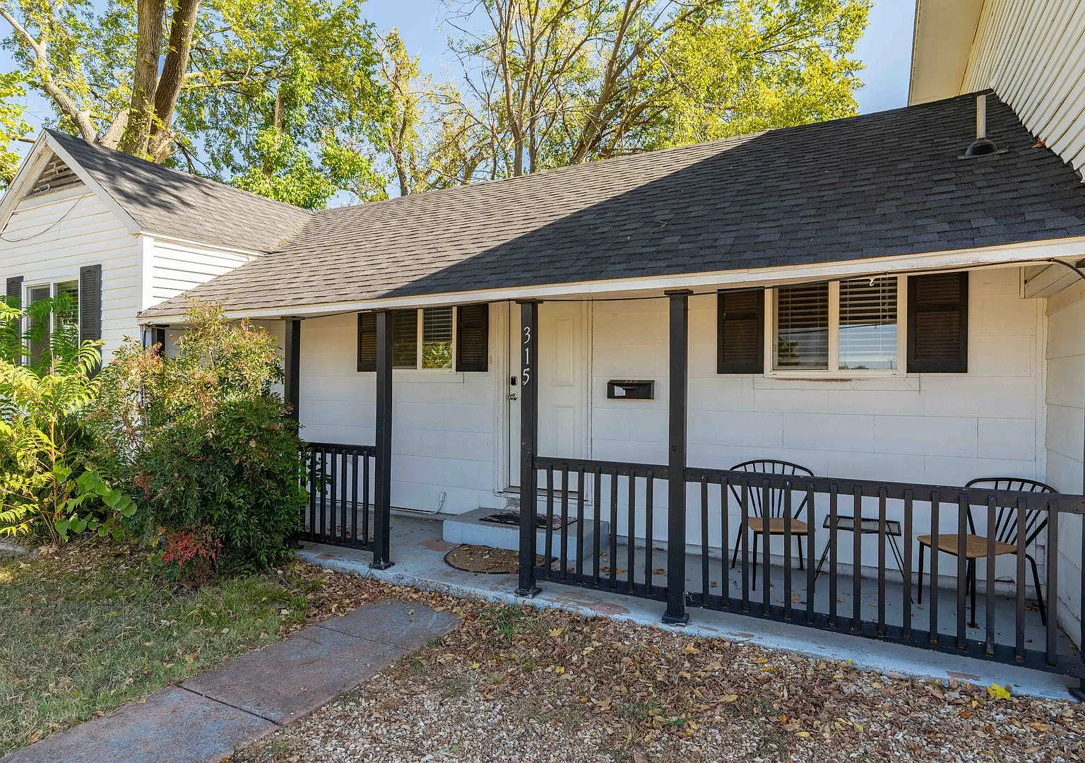Downtown Bentonville home! Walk to Walmart HO, Downtown Square, and more! — Photo 2