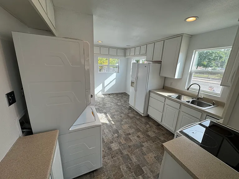 1338 Pine St — Photo 12