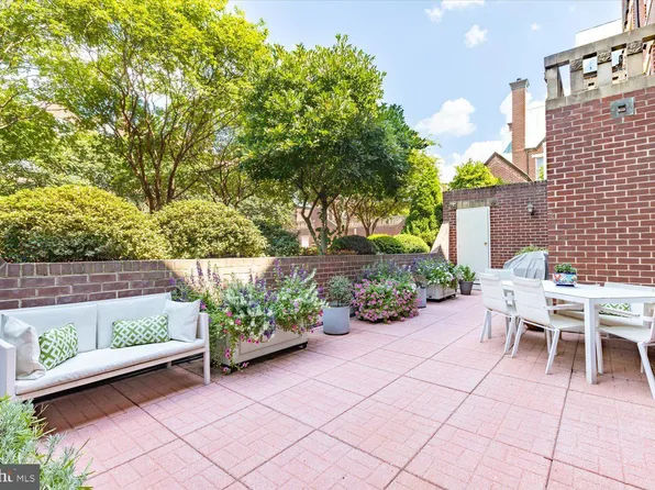 125 N Lee St #Dh205, Alexandria, VA 22314