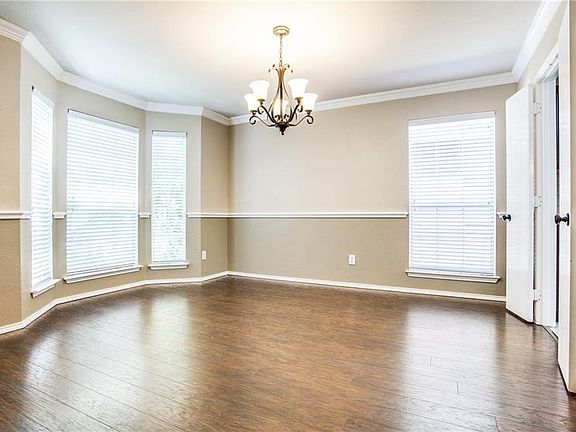 4th image of 9108 Norfolk Ln