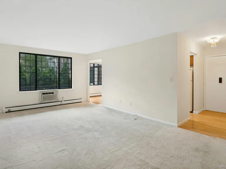 8 Foxwood Dr #4 — Photo 10