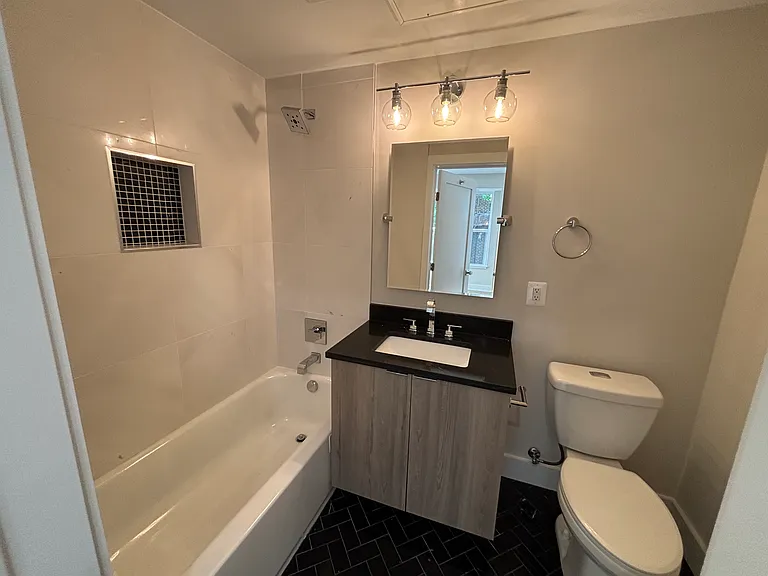 1421 Spring Rd NW #103 — Photo 3