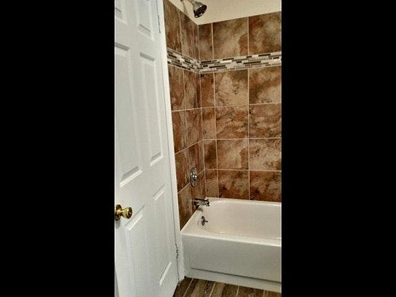 5th image of 147 Elmwood Ave #2