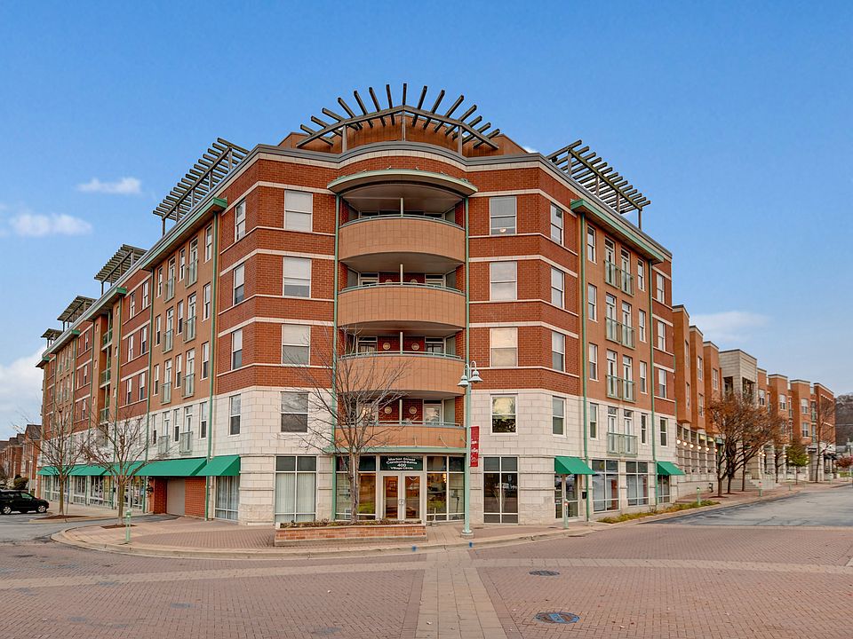 1st image of 400 Village Cir Unit 316