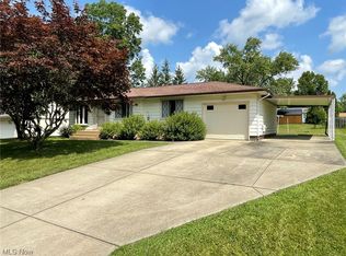 3895 Ravenwood Dr SE, Warren, OH 44484